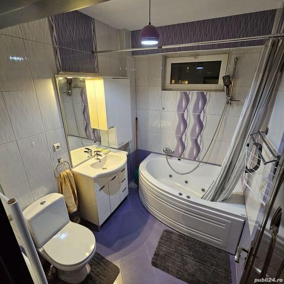 Apartament cu 3 camere decomandat în Turnișor