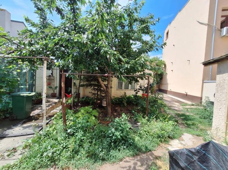Duplex cu 3 camere cu Canalizare în Central