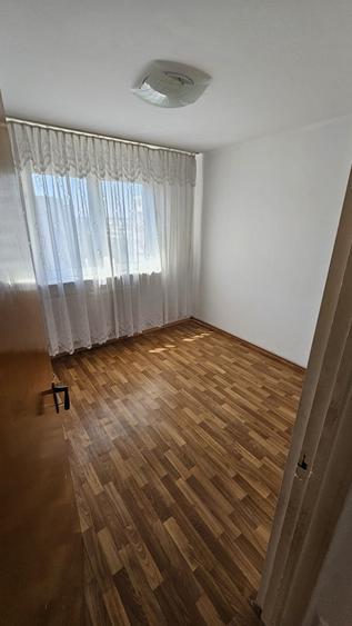 Apartament cu 2 camere semidecomandat în Giurgiului