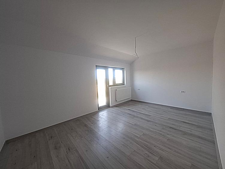 Casă individuală cu 4 camere cu Teren 400 Mp în Domnești