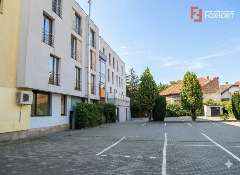 Hotel/Pensiune, de 1,600 mp, în Bălcescu