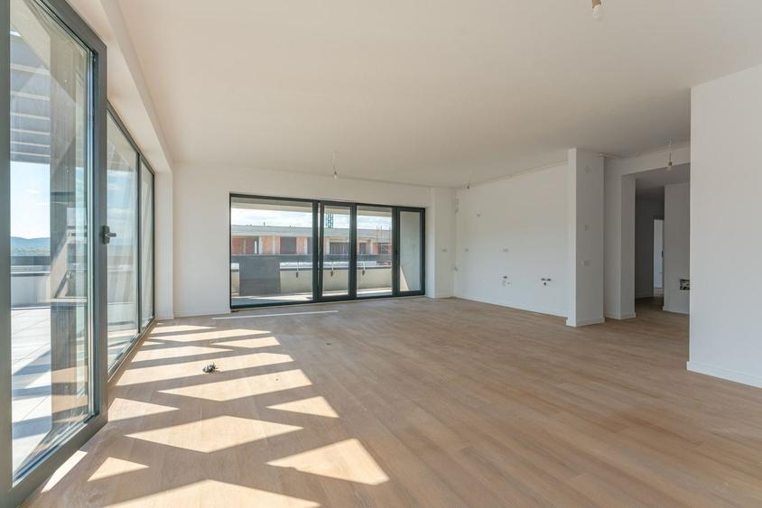 Apartament cu 4 camere decomandat în Bartolomeu