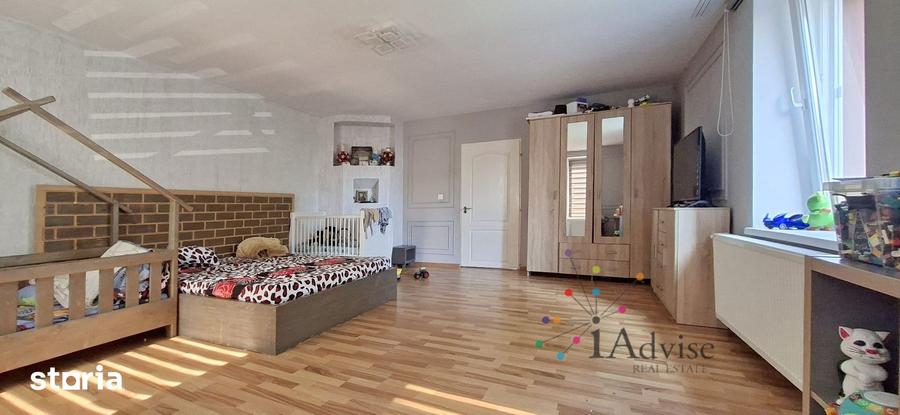 Casă cu 6 camere cu Teren 650 Mp în Vulcan