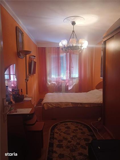 Apartament cu 4 camere decomandat în Vasile Aaron