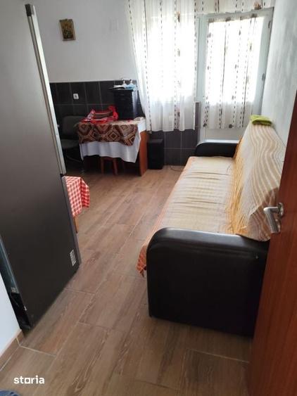 Casă cu 5 camere cu Teren 800 Mp în Calea București