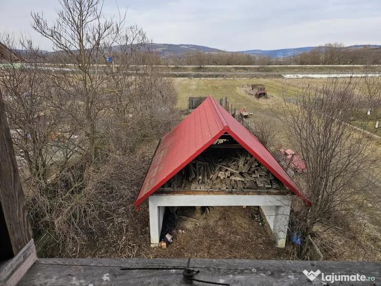 Casă cu 4 camere cu Teren 1700 Mp în Central
