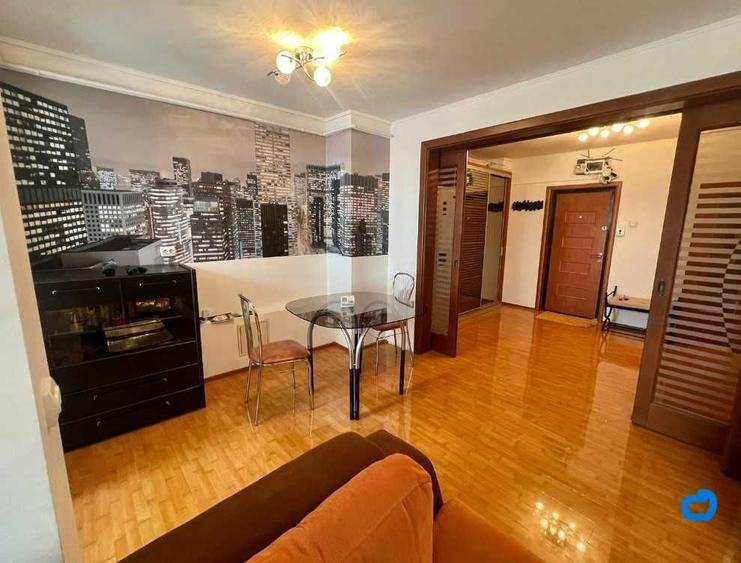 Apartament cu 3 camere decomandat, mobilat în Ultracentral
