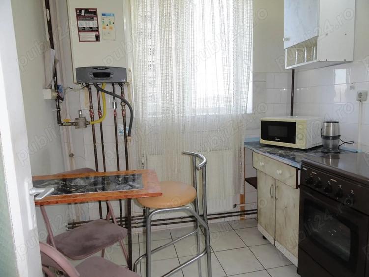 Apartament cu 2 camere decomandat în Romanilor