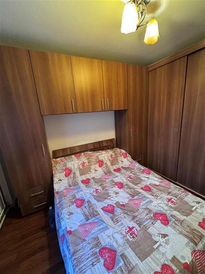 Apartament cu 2 camere semidecomandat, mobilat în Berceni