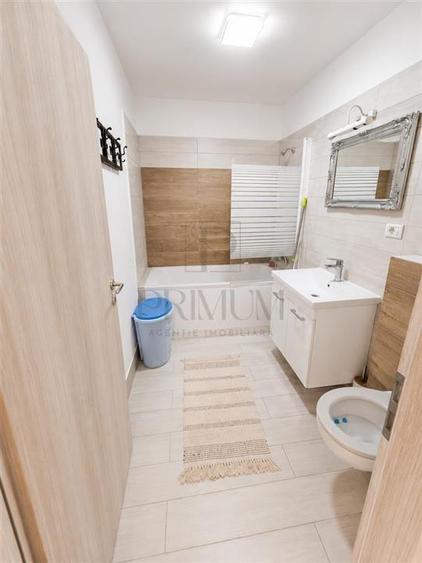 Apartament cu 2 camere semidecomandat, mobilat în Aradului