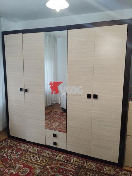 Apartament cu 3 camere semidecomandat în Spitalul Județean