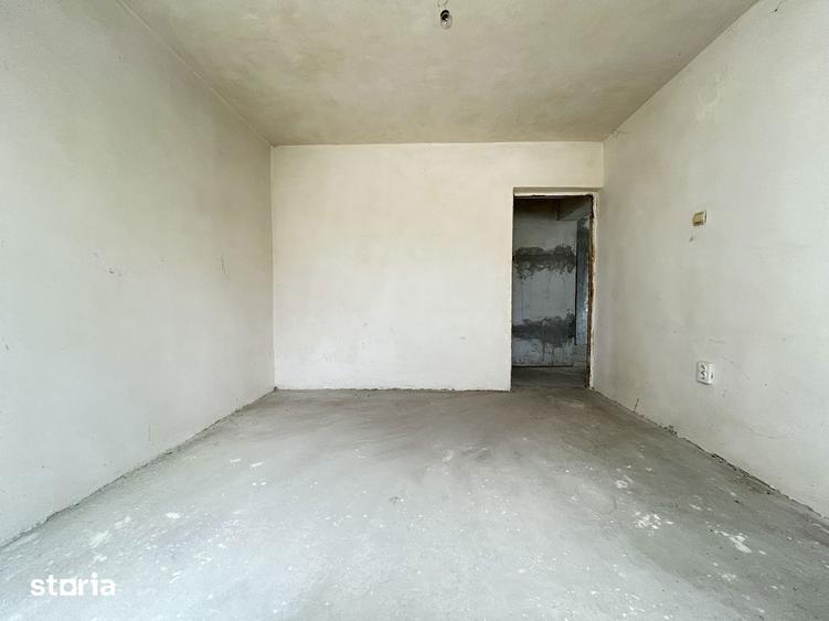 Casă cu 9 camere cu Canalizare în Central