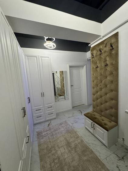 Apartament cu 3 camere decomandat în Palazu Mare