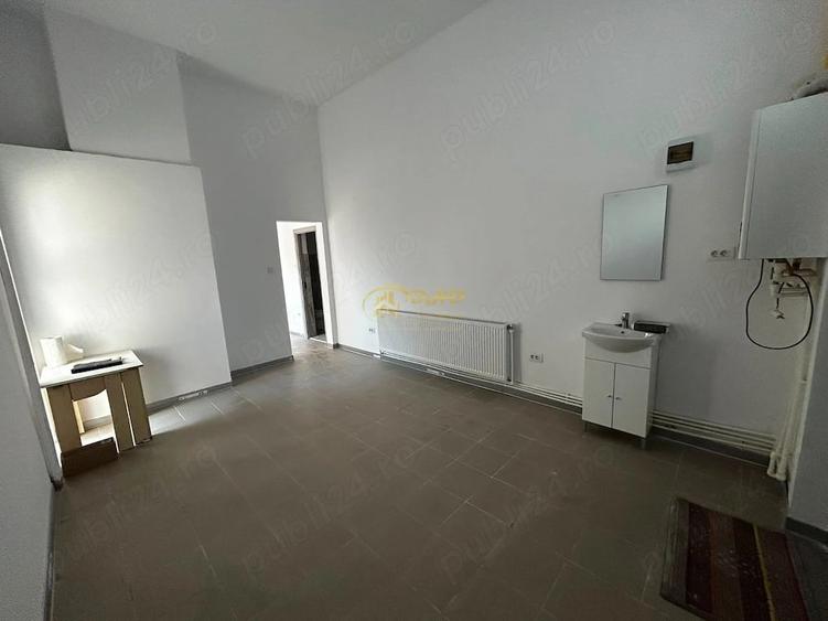 Spațiu comercial, de 48 mp, în Nicolina