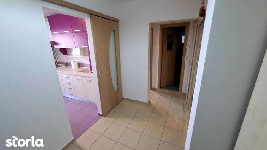 Apartament cu 2 camere decomandat în Nicolina
