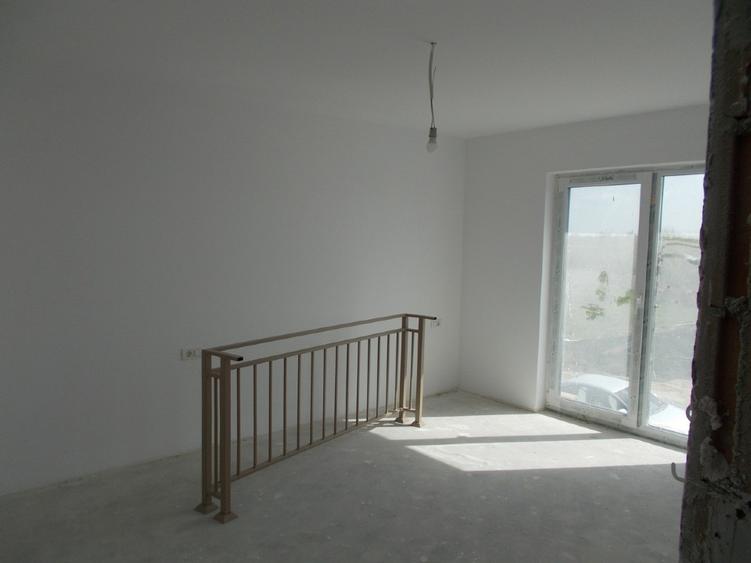 Duplex cu 4 camere cu Teren 287 Mp în Moșnița Nouă