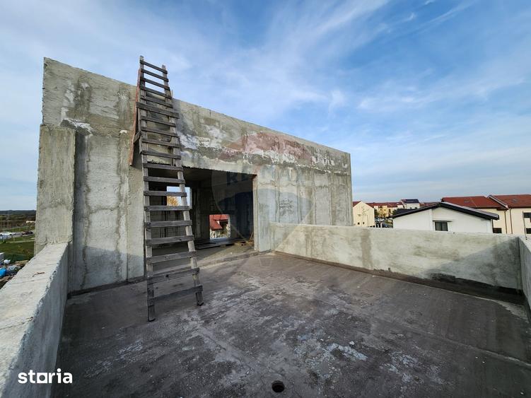 Casă cu 5 camere cu Teren 389 Mp în Aviației