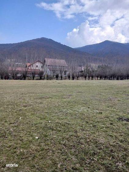 Teren de 820 mp, în Gura Râului