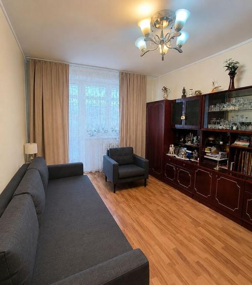 Apartament cu 3 camere decomandat, mobilat în Drumul Taberei