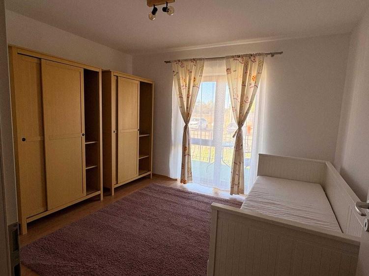 Apartament cu 3 camere decomandat în Tractorul