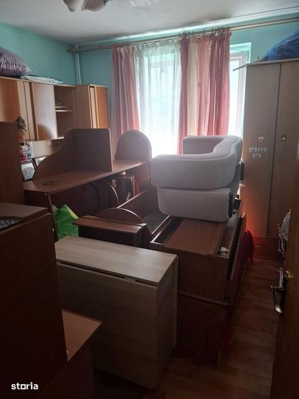 Apartament cu 3 camere semidecomandat în Central