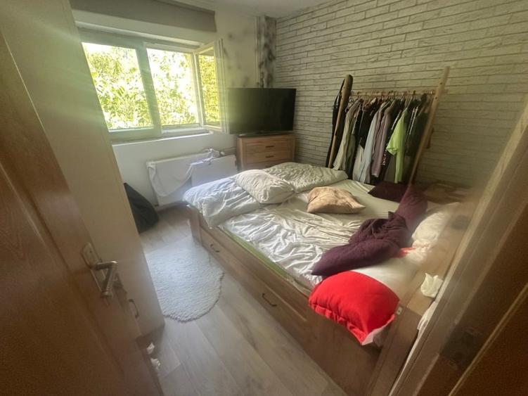 Apartament cu 3 camere semidecomandat, mobilat în Colentina