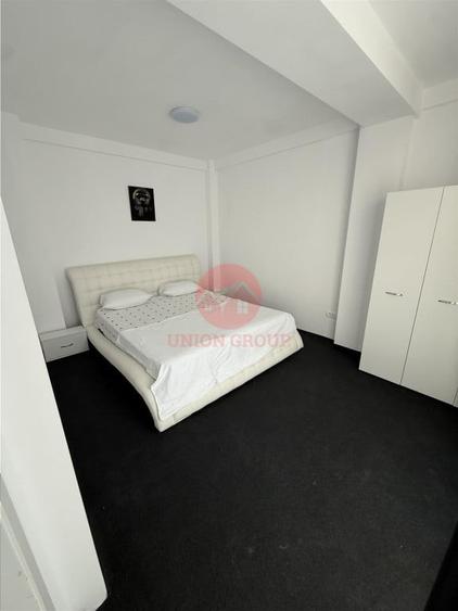 Apartament cu 5 camere decomandat în Central