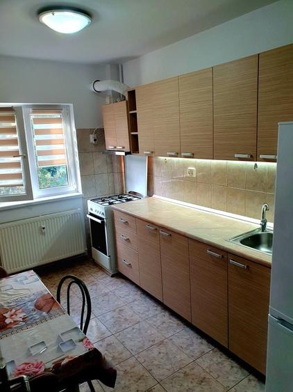 Apartament cu 2 camere decomandat în Runcu