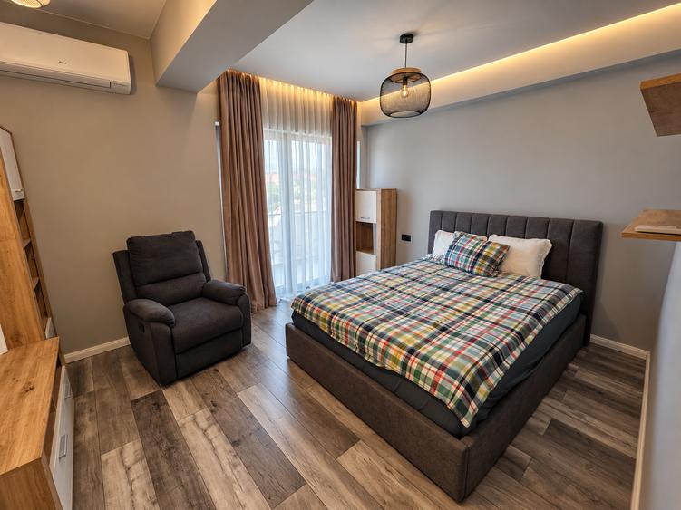 Casă cu 6 camere cu Piscina în Tunari