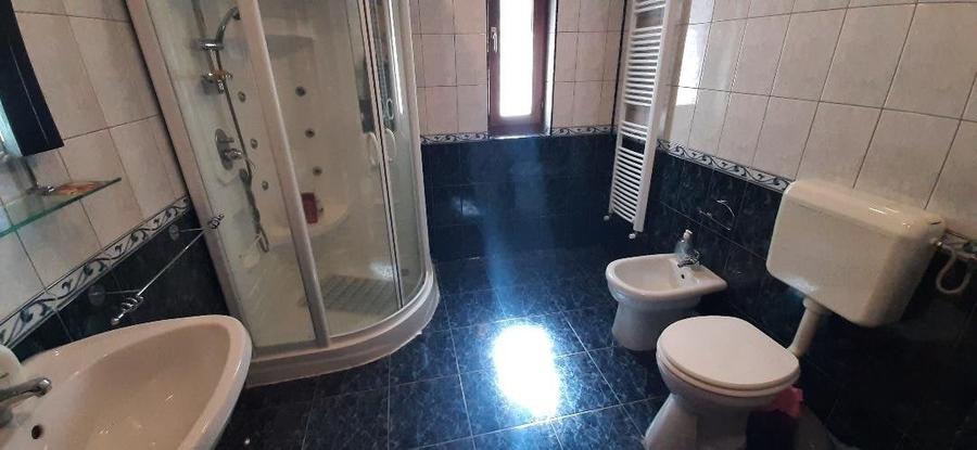 Casă individuală cu 7 camere cu Canalizare în Cabana Vânătorilor