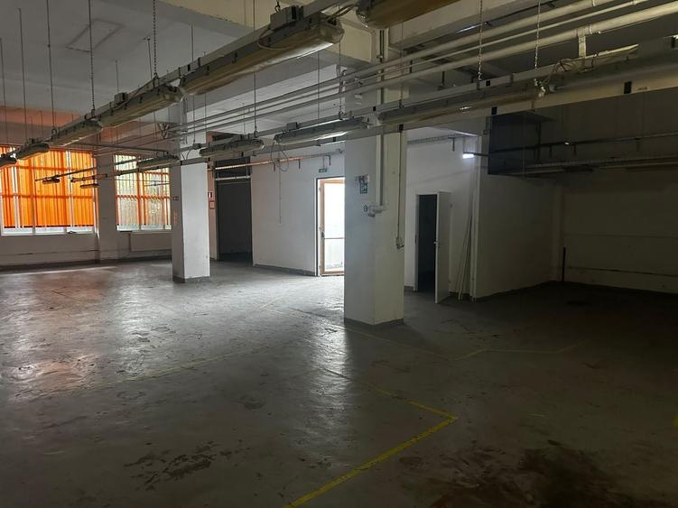 Birou, de 385 mp, în Central