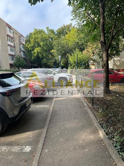 Garsonieră decomandată, mobilată în Berceni