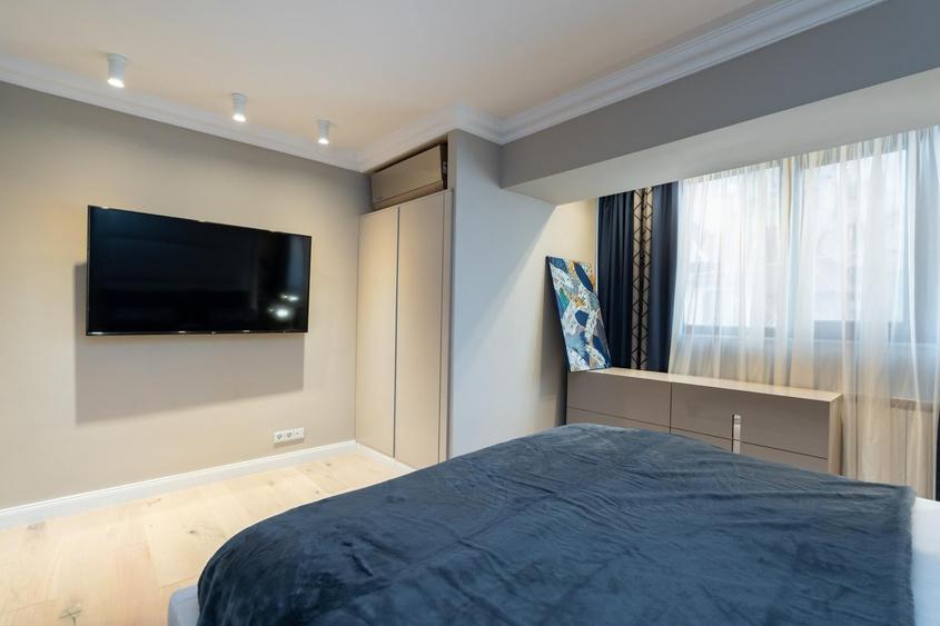 Apartament cu 4 camere decomandat, mobilat în Victoriei