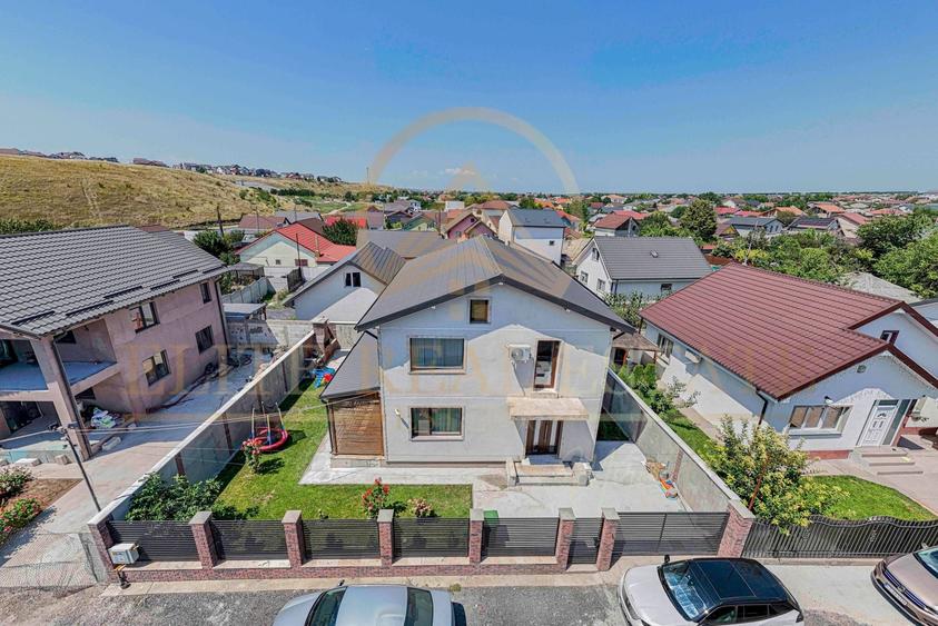 Casă individuală cu 5 camere cu Canalizare în Valu lui Traian