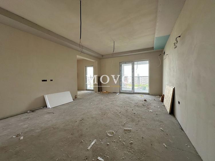 Duplex cu 4 camere cu Teren 300 Mp în Săcălaz