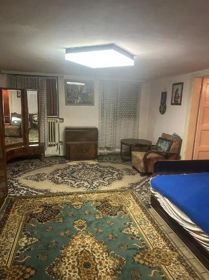 Apartament cu 2 camere nedecomandat în Take Ionescu