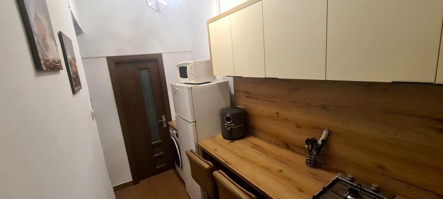 Garsonieră decomandată în Universitate