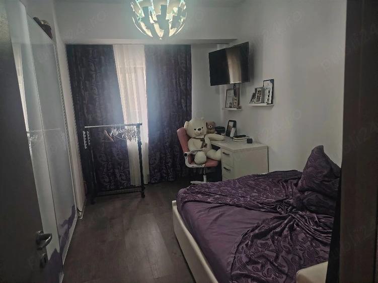 Apartament cu 4 camere decomandat în Teilor