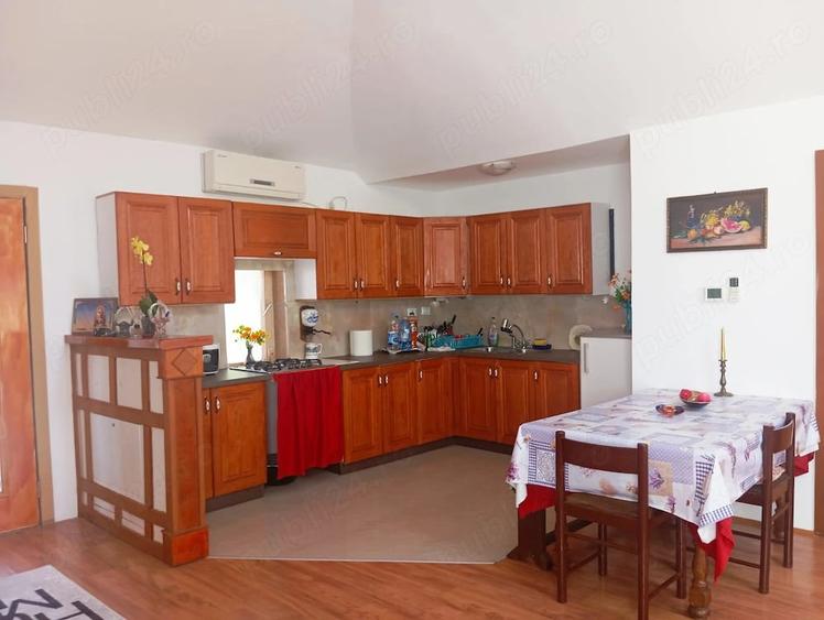Casă cu 4 camere cu Teren 18600 Mp în Foeni