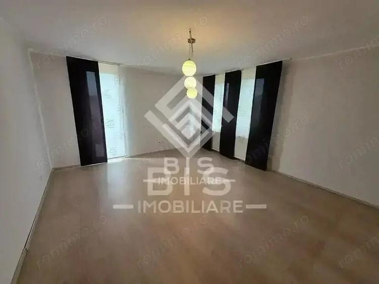 Casă cu 6 camere cu Teren 1200 Mp în Unirea