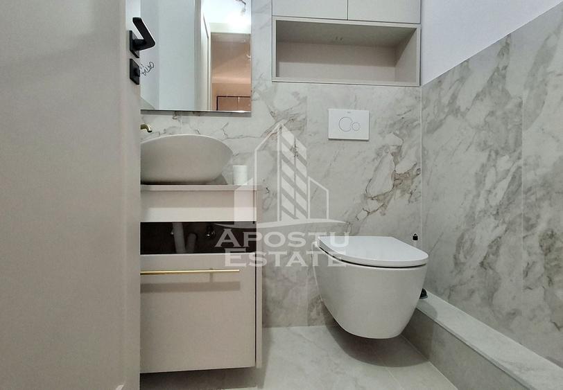 Apartament cu 4 camere semidecomandat, mobilat în Micălaca