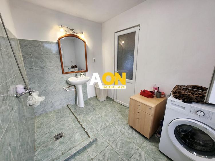 Casă individuală cu 4 camere cu Teren 450 Mp în Periferie