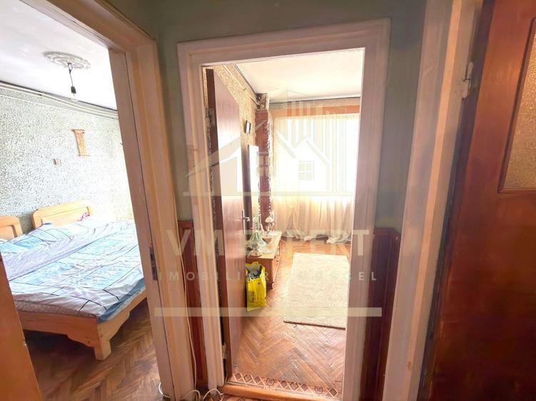 Apartament cu 3 camere semidecomandat în Central
