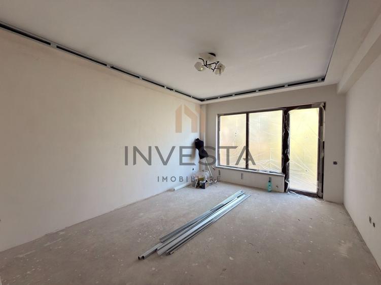 Apartament cu 3 camere semidecomandat în Andrei Mureșanu