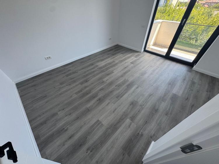 Casă individuală cu 5 camere cu Canalizare în Central