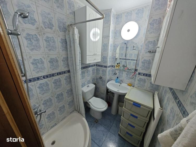 Apartament cu 4 camere decomandat în Central