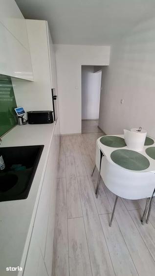 Apartament cu 3 camere decomandat în Griviței