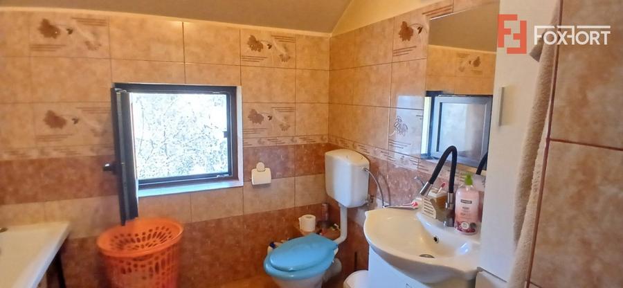 Casă individuală cu 5 camere cu Canalizare în Ronaț