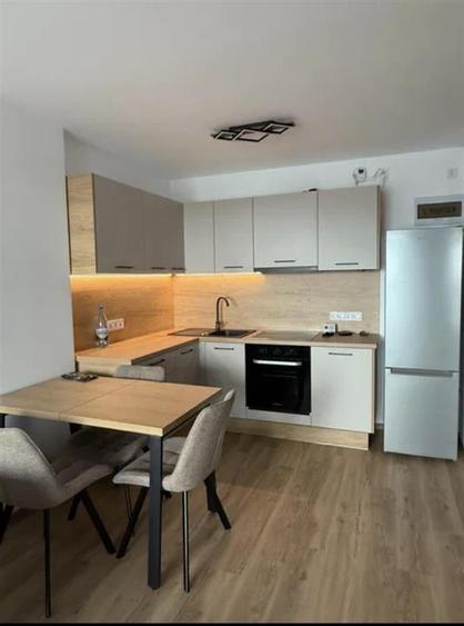 Apartament cu 2 camere semidecomandat în Hotvon