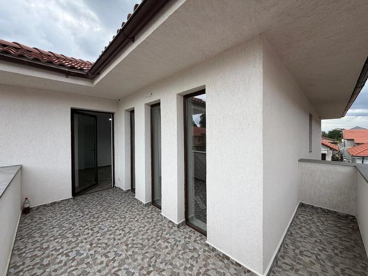 Casă cu Teren 253 Mp în Est